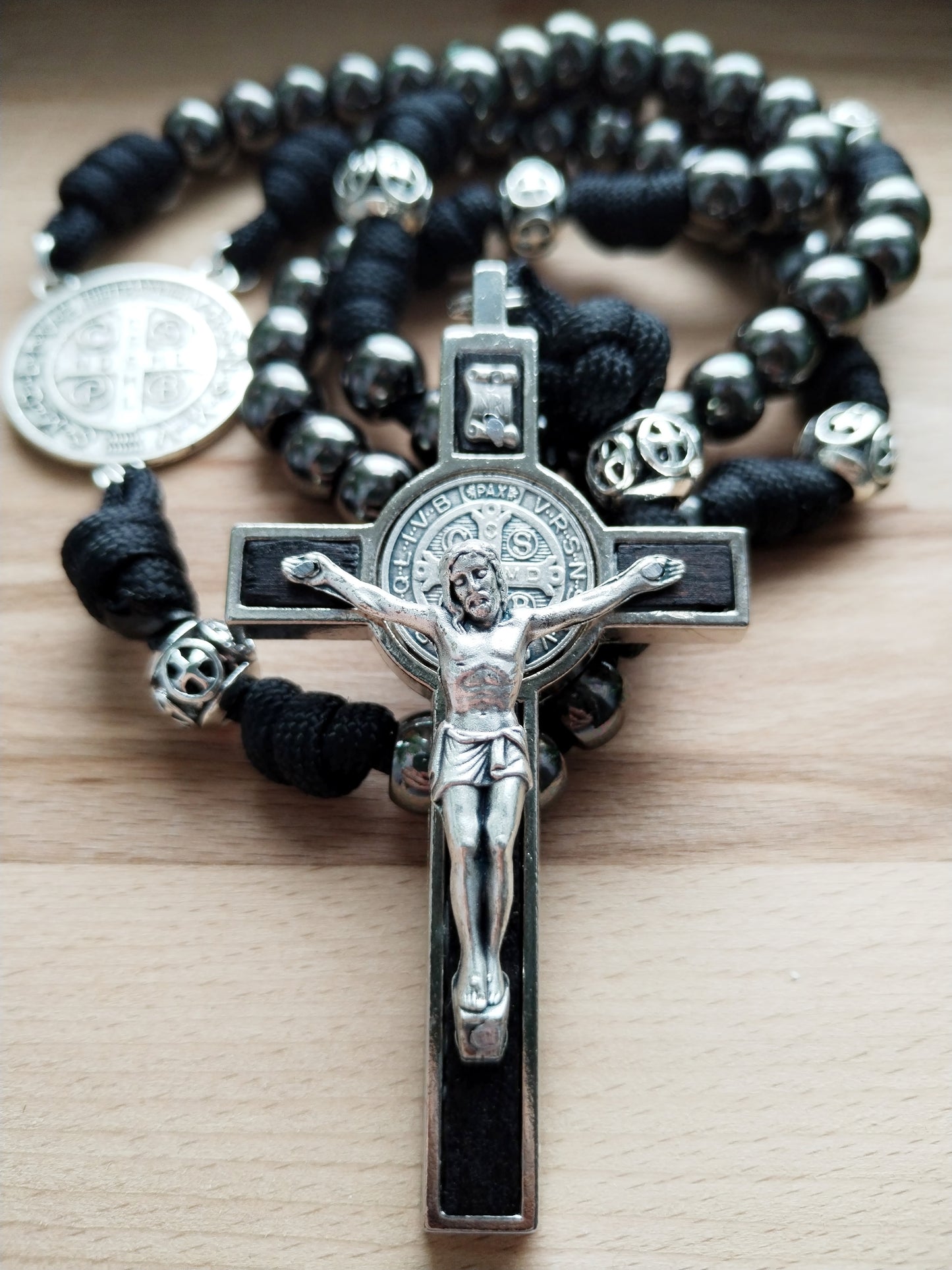 St. Benediktus Paracord-Rosenkranz