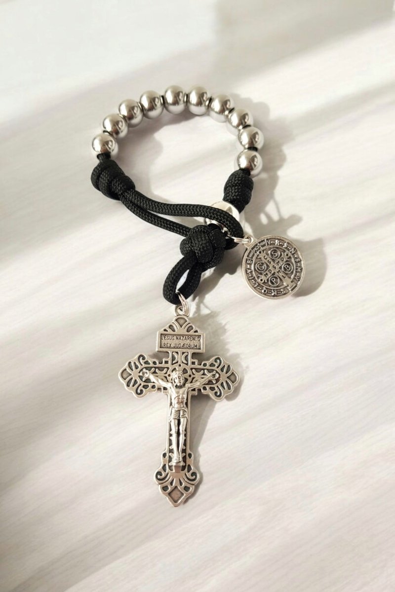 Fingerrosenkranz Paracord silber/schwarz - MarcellusOnlineShop