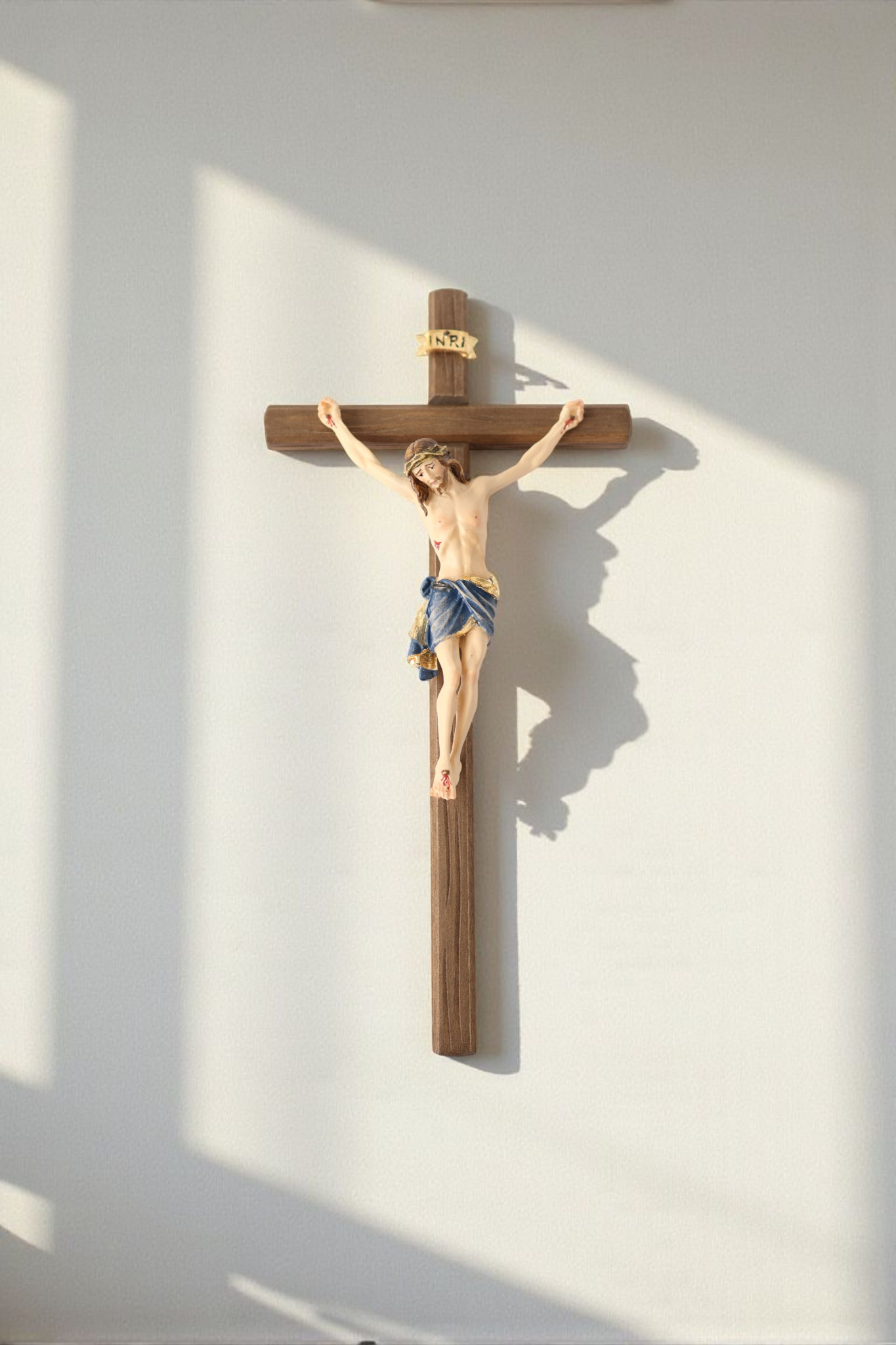 Coming soon - Wandkreuz Siena handgeschnitzt, Echtholz, 28cm