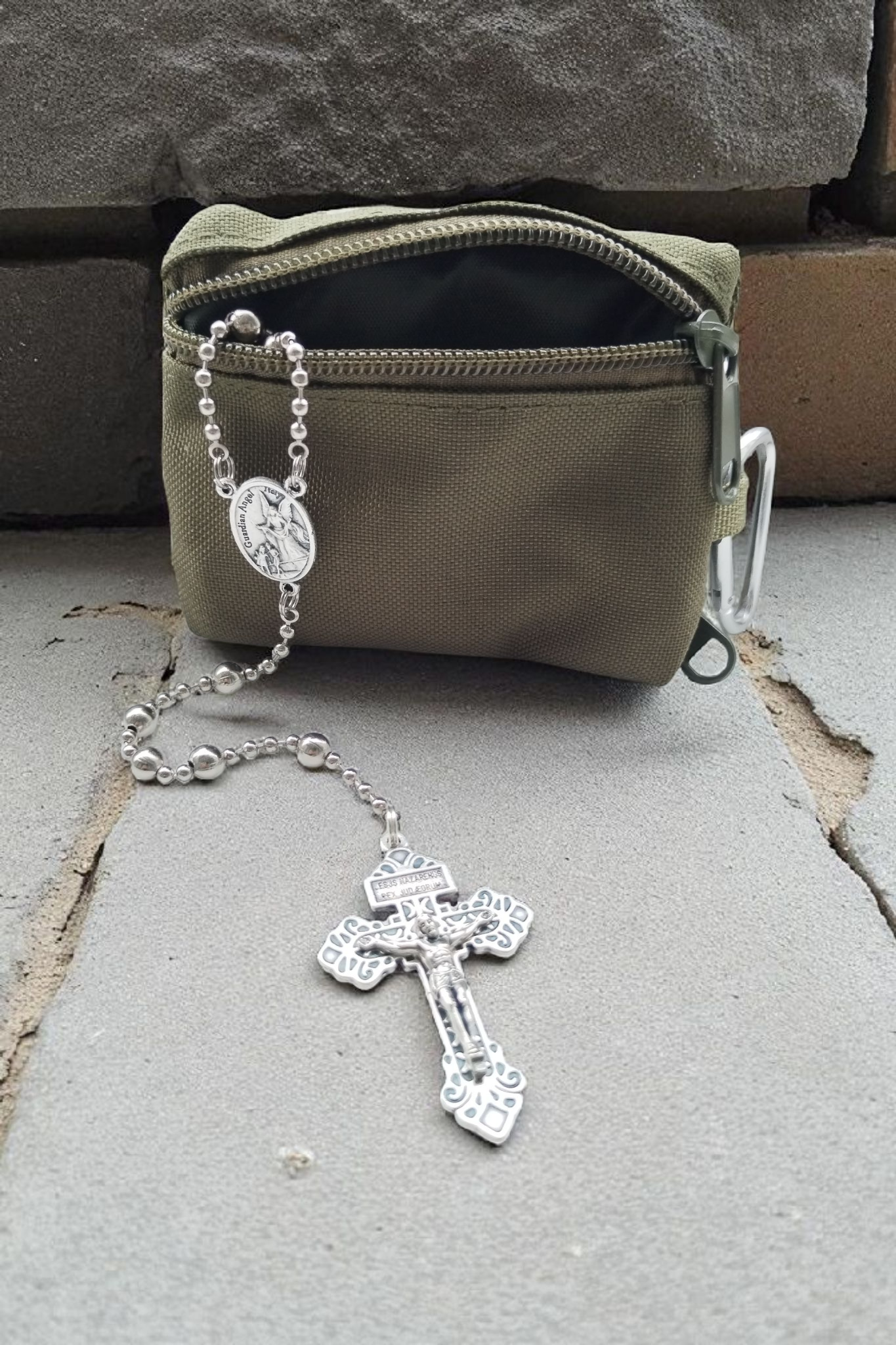 Robuste Rosenkranztasche Olivgrün