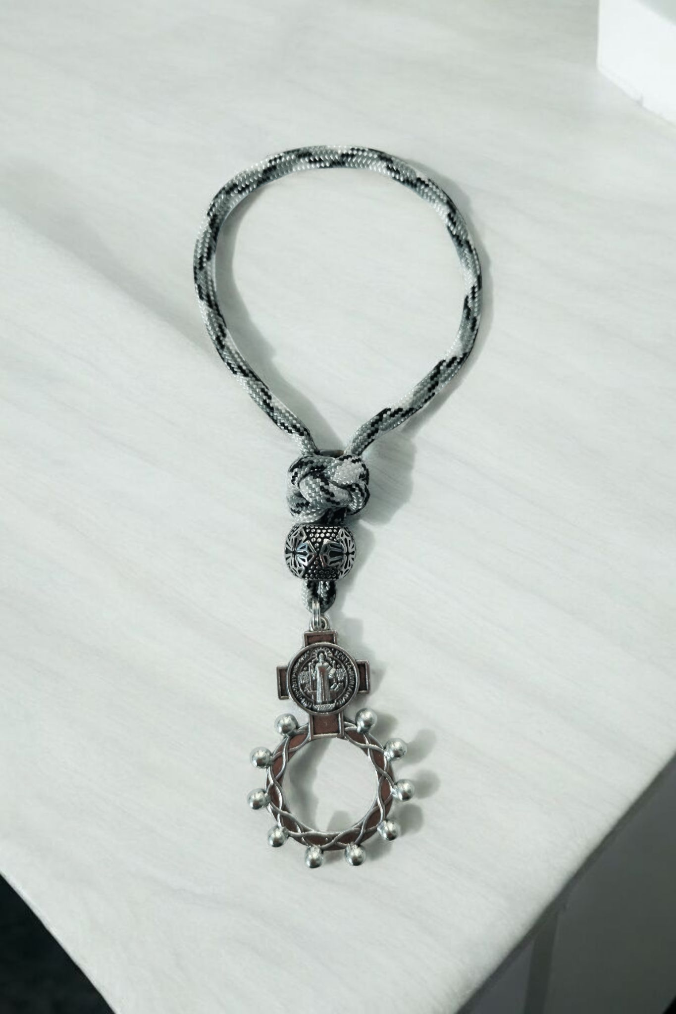 Fingerrosenkranz mit Paracord