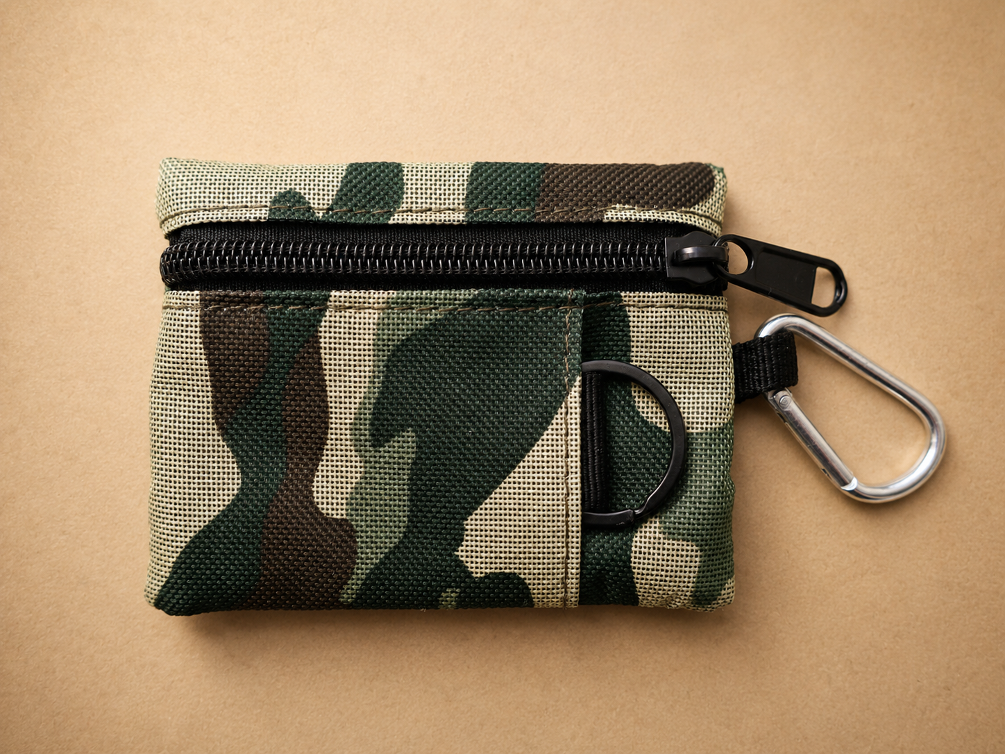 Robuste Rosenkranztasche aus Nylon in Grün-Camouflage, für Rosenkränze mit 6 bis 8 mm Perlen