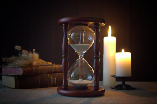 Coming soon - Sanduhr aus Echtholz