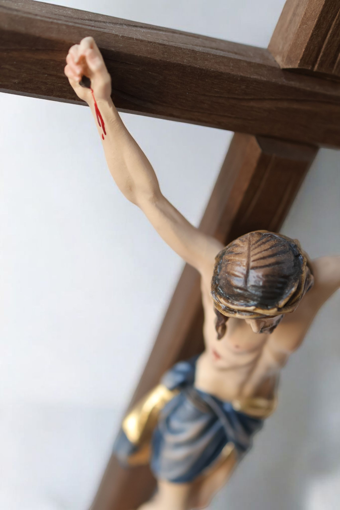 Coming soon - Stehkreuz Siena, handgeschnitzt, Echtholz, 47cm