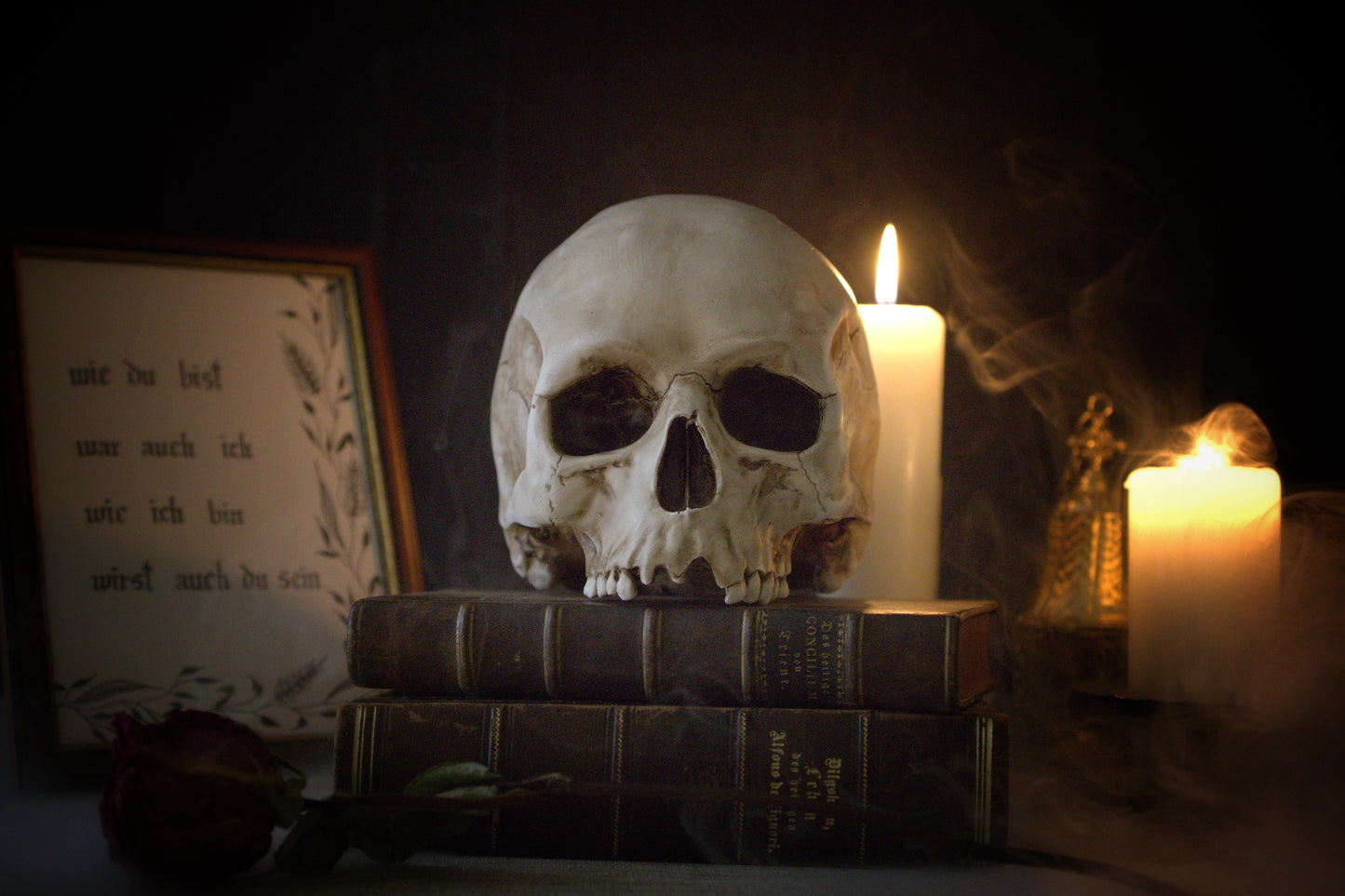 Lebensgroßer Totenkopf aus Kunstharz (handbemalt)