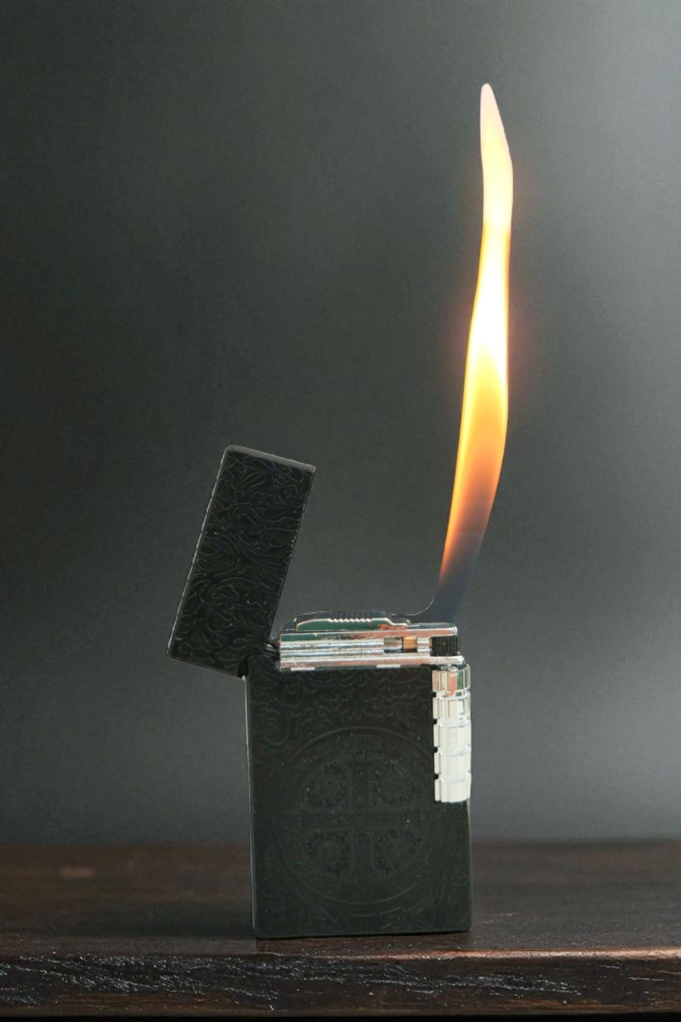 St. Benediktus Feuerzeug schwarz