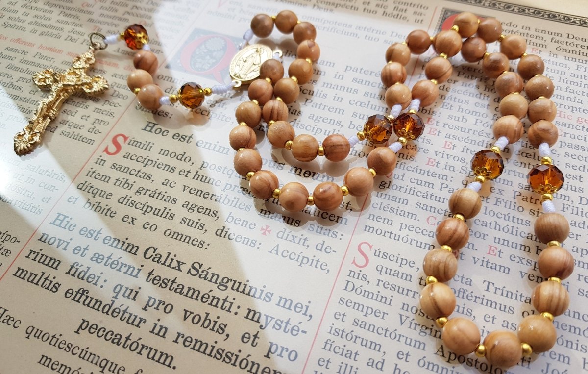 Rosenkranz Olivenholzperlen mit Glasschliffperlen bernstein - MarcellusOnlineShop