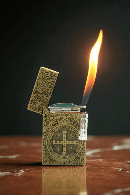 St. Benediktus Feuerzeug gold - MarcellusOnlineShop